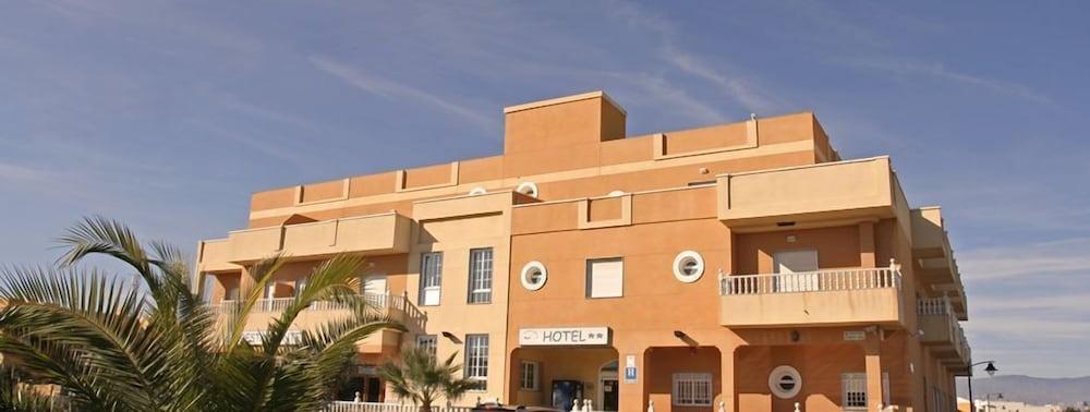 加特布兰卡布里莎加布酒店 Cabo De Gata 外观 照片